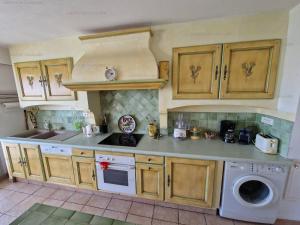 صورة لـ T3 au centre de Cavalaire avec parking, clim, wifi, proche plage - FR-1-100-272 في كافالير سور مير