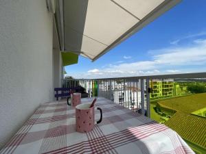 Fotografia z galérie ubytovania Studio cosy avec terrasse, parking, proche port et centre – La Rochelle - FR-1-246-620 v destinácii La Rochelle