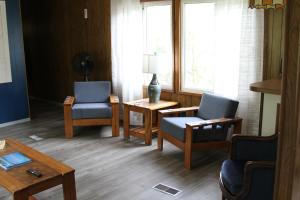 Posezení v ubytování Denali RV Park & Motel