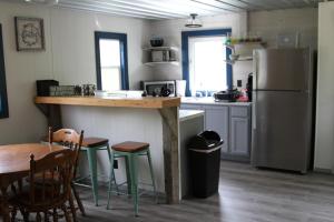 Kuchyň nebo kuchyňský kout v ubytování Denali RV Park & Motel