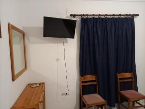 TV tai viihdekeskus majoituspaikassa Dionisis Apartments