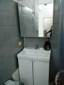 Koupelna v ubytování MONOLOCALE FULL OPTIONAL-L I A B E L -CENTRO Corso ITALIA Ragusa