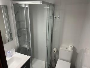 Kúpeľňa v ubytovaní URB. PEDRAS NEGRAS