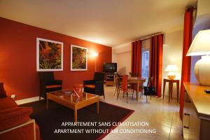 Posezení v ubytování Cannes Croisette Prestige Apart'hotel