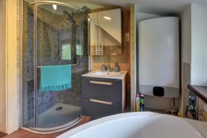 Koupelna v ubytování Blatenský House 393 - Apartmá 3