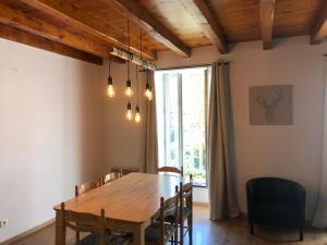 Posezení v ubytování Superbe appartement T3 duplex, Ax les thermes + 9 fotografií