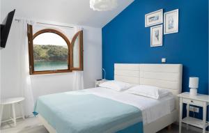 Zdjęcie z galerii obiektu Stunning Home In Novigrad With Kitchen w mieście Novigrad