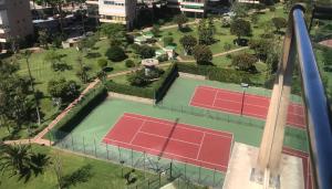 Tennis and/or squash facilities at Playamar Primera linea front beach or nearby