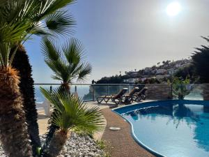 Bazén v ubytování Villa Isabela - Car Rental for Free nebo v jeho okolí