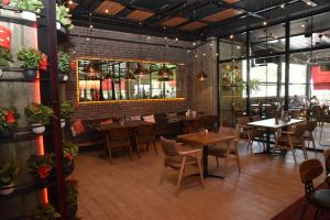Restaurace v ubytování Yeşilyurt Park Otel