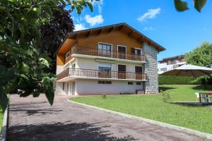 Vonkajšia záhrada v ubytovaní Le Vintage grand appartement 4 étoiles avec jardin proche du lac