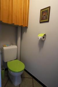 Kúpeľňa v ubytovaní Le Vintage grand appartement 4 étoiles avec jardin proche du lac