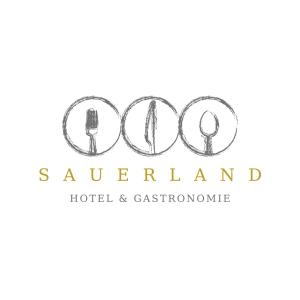 un logo pour un hôtel et un traiteur dans l'établissement Sauerland Hotel & Gastronomie GmbH, 