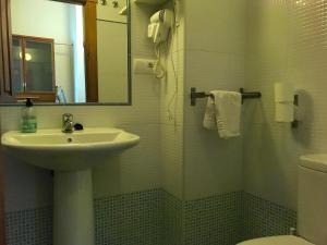 Koupelna v ubytování Apartamentos Celorio Playas