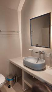 A bathroom at Armonia