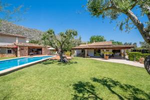 Bazén v ubytování Villa Joana La font By SunVillas Mallorca nebo v jeho okolí