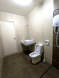 Ένα μπάνιο στο De cozy 5.0 Double storey (10-16 pax ++)