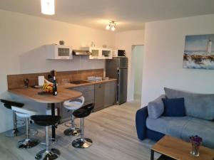 Appartments Akrapovic的厨房或小厨房