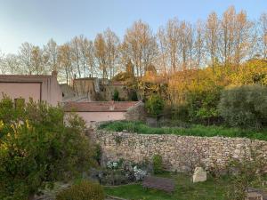 Gallery image of -- La Maisonette -- Casa Vacanze -- Nel centro storico a 30 mt dal Parco Aymerich, Museo Menhir, Casa di Sant'Ignazio - Holiday Home with Kitchen in Làconi