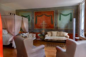 Posezení v ubytování Château De Siran - Hôtel & Spa