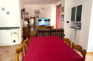 A kitchen or kitchenette at Laghetto delle Buse Home Még 1 kép