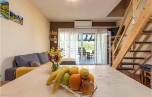Ruang duduk di Lovely Home In Kunovac Kupirovacki