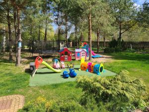 Herní místnost nebo prostor pro děti v ubytování Dom nad jeziorem Mazury pomost segment 2