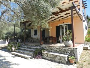 Vonkajšia záhrada v ubytovaní Orizzonte Apartments Lefkada