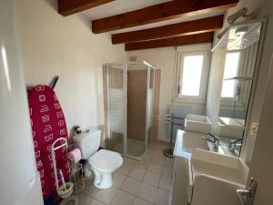 Koupelna v ubytování Maison Saint-Palais-sur-Mer, 3 pièces, 5 personnes - FR-1-550-34