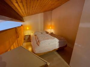 Postel nebo postele na pokoji v ubytování Maison Saint-Palais-sur-Mer, 3 pièces, 5 personnes - FR-1-550-34