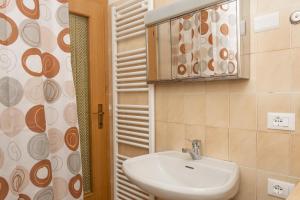 Kúpeľňa v ubytovaní Casa vacanze La Maddalena + 37 fotografií