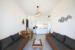A kitchen or kitchenette at Aspri Petra Apartments