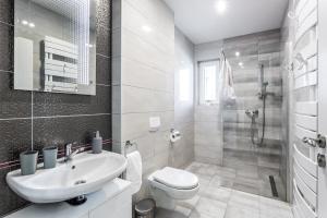 Koupelna v ubytování Family Apartments Klínovec