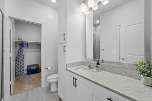 Gallery image of Luxury Central Apts - Free Parking, Gym, Fast WiFi in Austin