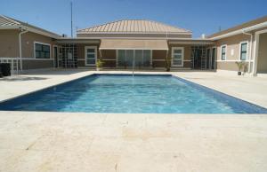 Piscina a Scenic Ocean View Home o a prop