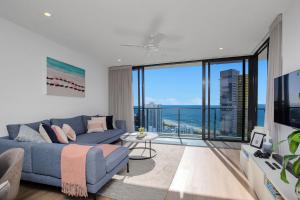 Un lugar para sentarse en Level 30 Oracle Tower 2 Stunning views and free parking - GC Getaways