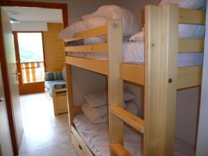 Postel nebo postele na pokoji v ubytování Appartement 3 pièces près des pistes avec balcon - Saint-Jean-d'Aulps - FR-1-573-105