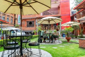 Aed väljaspool majutusasutust Kathmandu Garden Home