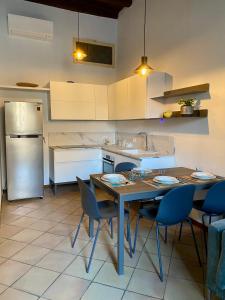 A kitchen or kitchenette at CasaLonghi