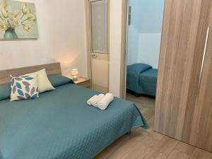 Posteľ alebo postele v izbe v ubytovaní Maqueda Apartament for 4 Palermo Centre Ballarò