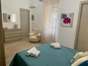 Posteľ alebo postele v izbe v ubytovaní Maqueda Apartament for 4 Palermo Centre Ballarò