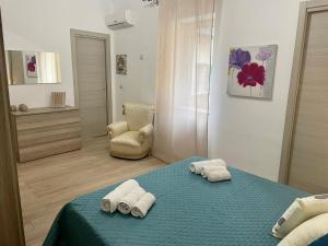 Posteľ alebo postele v izbe v ubytovaní Maqueda Apartament for 4 Palermo Centre Ballarò