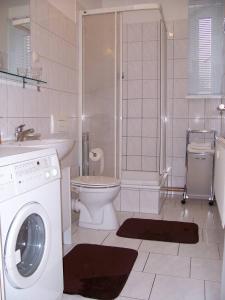 Bilik mandi di Ferienwohnung Am Wasserturm