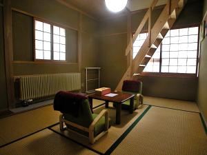 Posezení v ubytování B&B Koyuki Hakuba