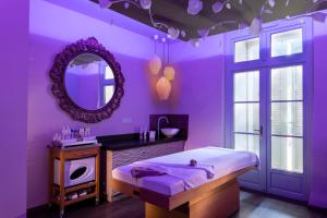 Postel nebo postele na pokoji v ubytování Château De Siran - Hôtel & Spa