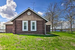 Το κτήριο όπου στεγάζεται  η παραθεριστική κατοικία