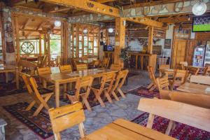 Restaurace v ubytování Rafting Kamp Dvije Vrbe