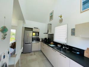 Gallery image of Maison 3* avec Terrasse, Confort Moderne, Proche Plages et Randonnées - FR-1-542-53 in Trégastel