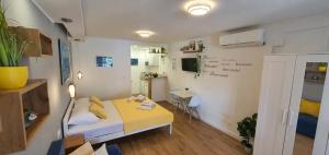 Kuchyňa alebo kuchynka v ubytovaní Apartments & Rooms KARLA