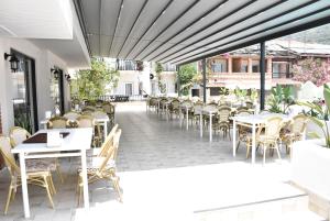 Restaurace v ubytování Magic Tulip Hotel